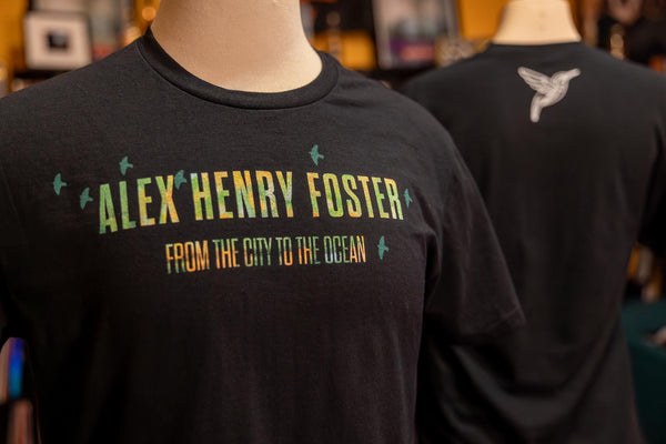 “Between the Words" Tシャツ